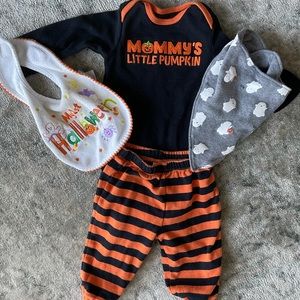 Carter’s 6 month Mommy’s little pumpkin Halloween outfit and bibs